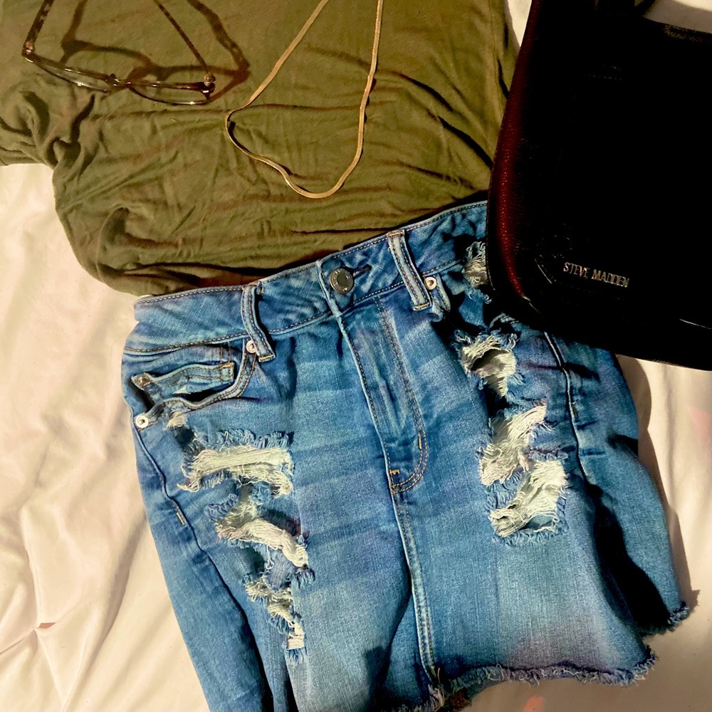 American eagle ripped skirt😍